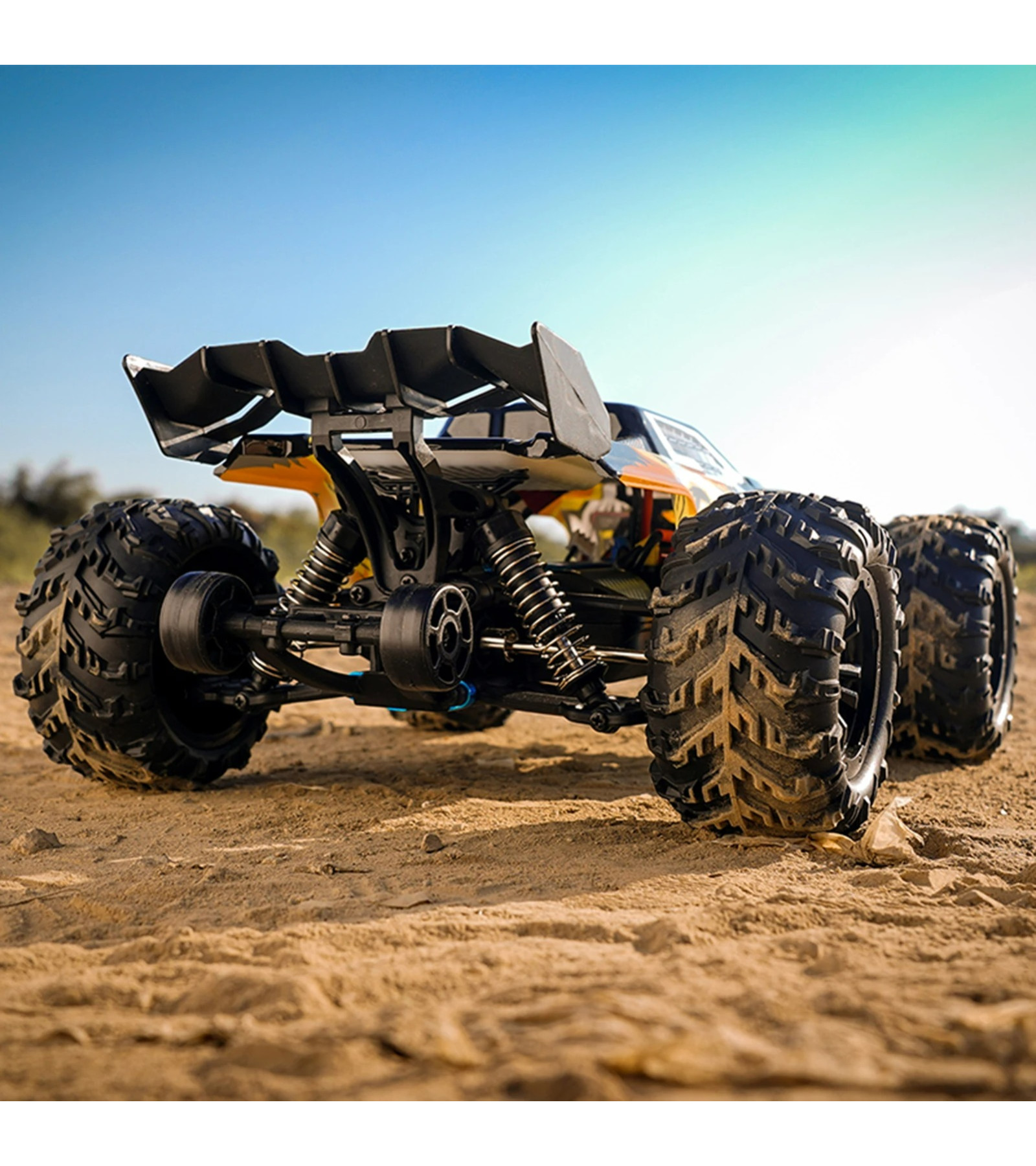 RC Araba 1:16 Off Road RC Kamyon Fırçasız Motor LED ışık 4WD Araç 70 KM/H Yarış Tırmanma Aracı