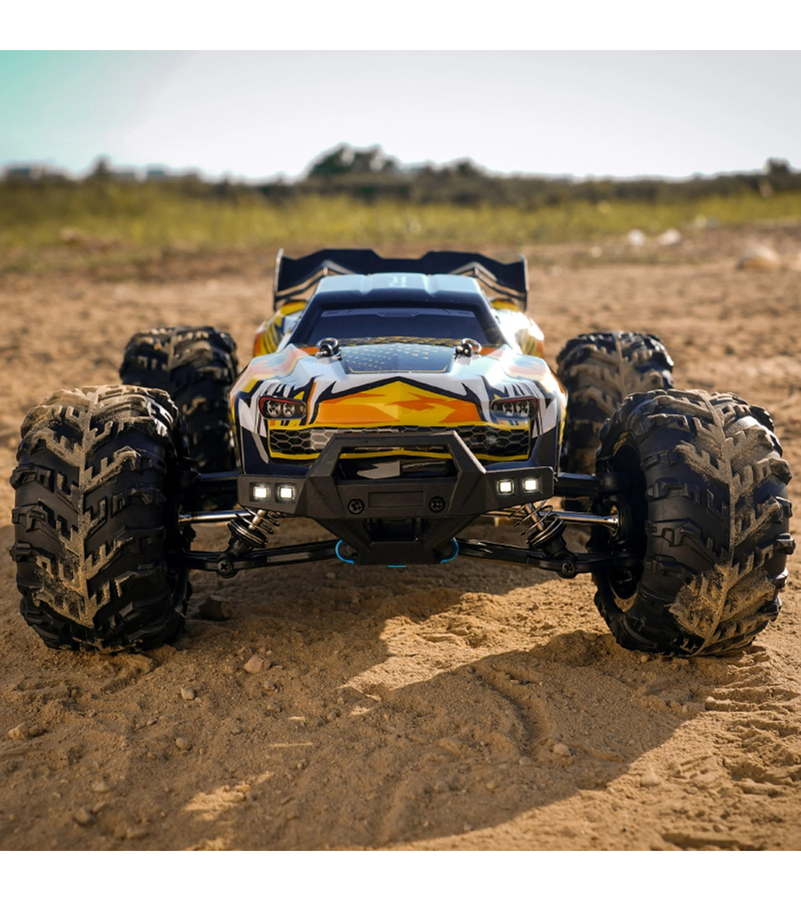 RC Araba 1:16 Off Road RC Kamyon Fırçasız Motor LED ışık 4WD Araç 70 KM/H Yarış Tırmanma Aracı